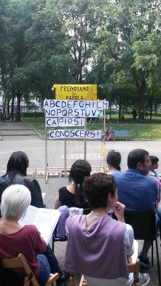 scuola popolare migranti in piazza